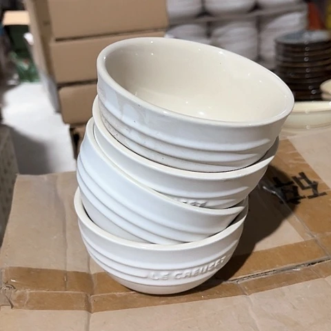 微瑕，不能明火，口径12高度6，4个白