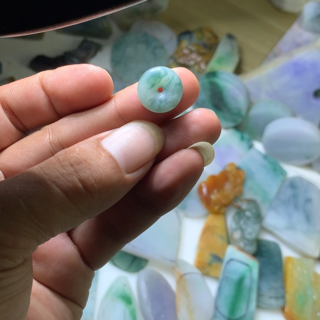 【闪购商品】定制翡翠未镶嵌用****3天然翡翠原石吊坠