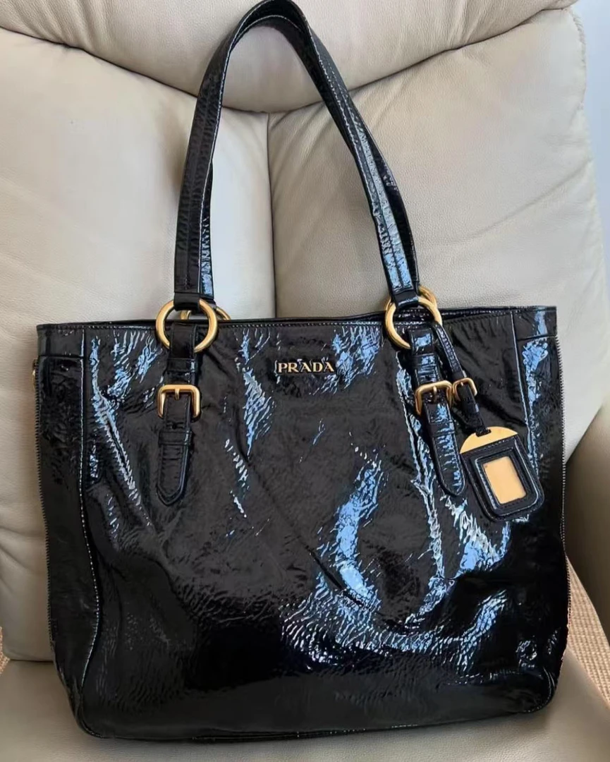 95新 Prada/普拉达 prada黑色油蜡单肩包
