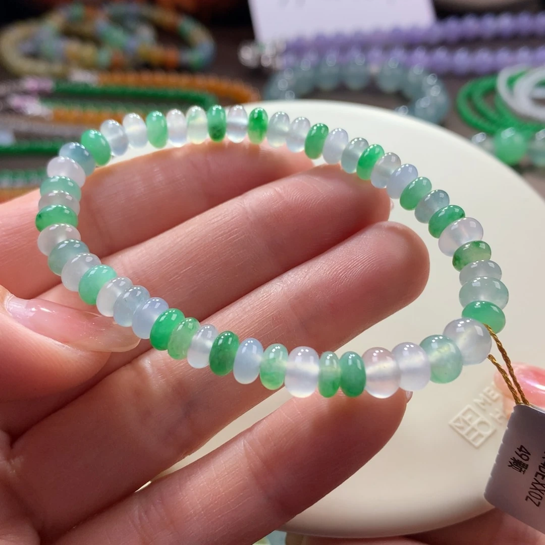 翡翠手链未镶嵌冰胶双色鼓珠卡5.95