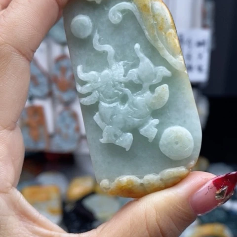 翡翠颈饰未镶嵌翡翠