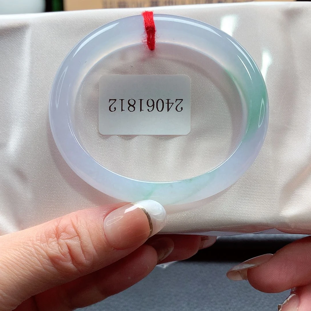 未镶嵌手镯（贵妃镯）翡翠102号，天然A货翡翠手镯