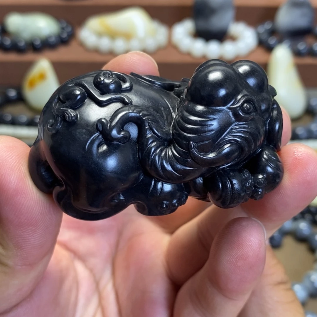 和田玉未镶嵌把件