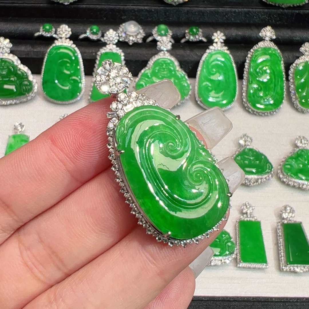 翡翠18K金镶嵌吊坠(不含链)