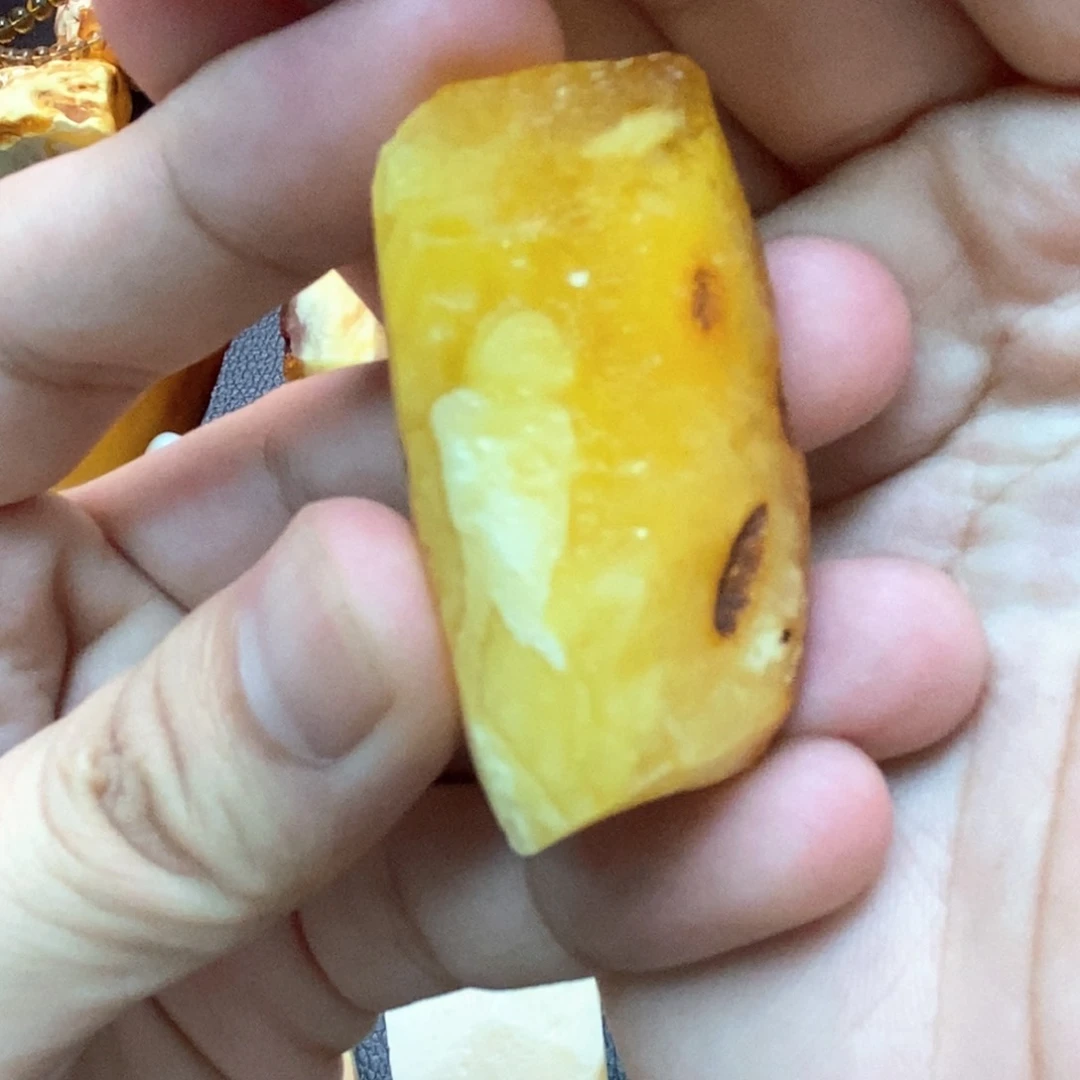 定制琥珀未镶嵌蜜蜡