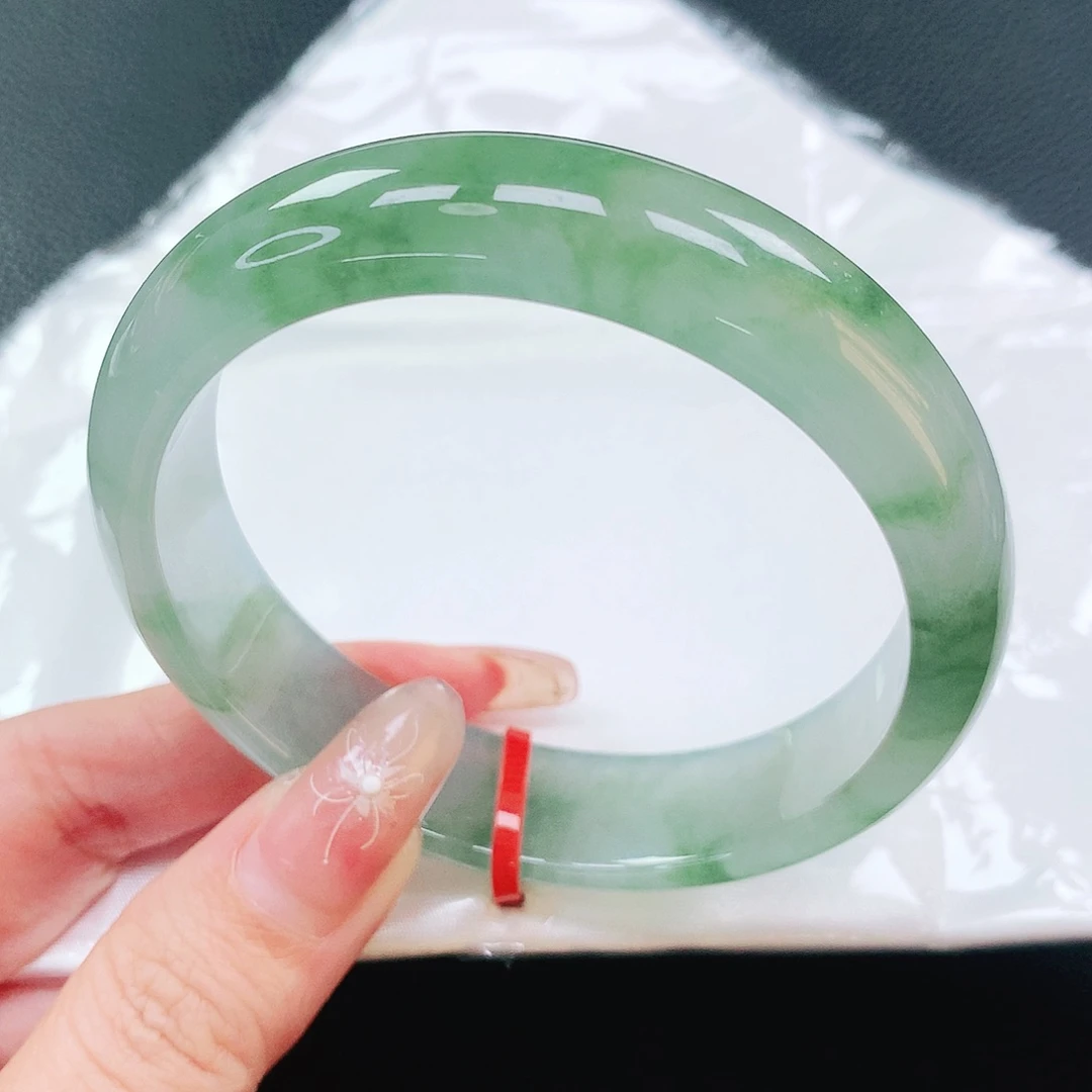 翡翠手镯未镶嵌58圈