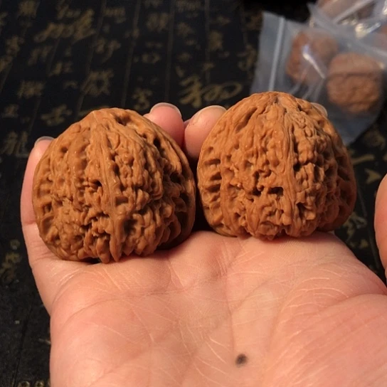 把件文玩核桃南彊石45mm