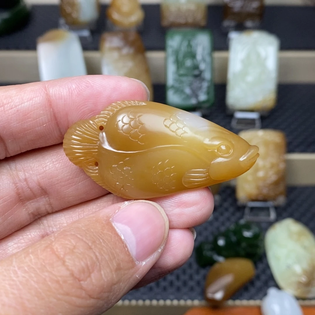 财***果和田玉未镶嵌颈饰