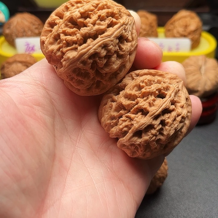 文玩核桃吊坠全品大粗筋