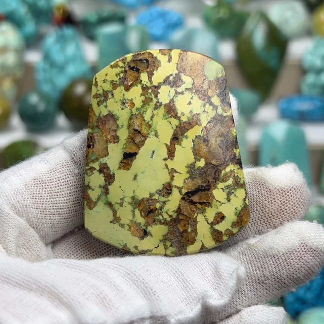 绿松石未镶嵌珠宝奇石