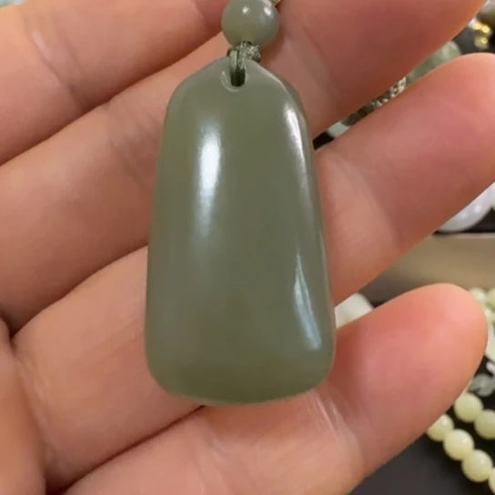 和田玉（糖玉）未镶嵌颈饰