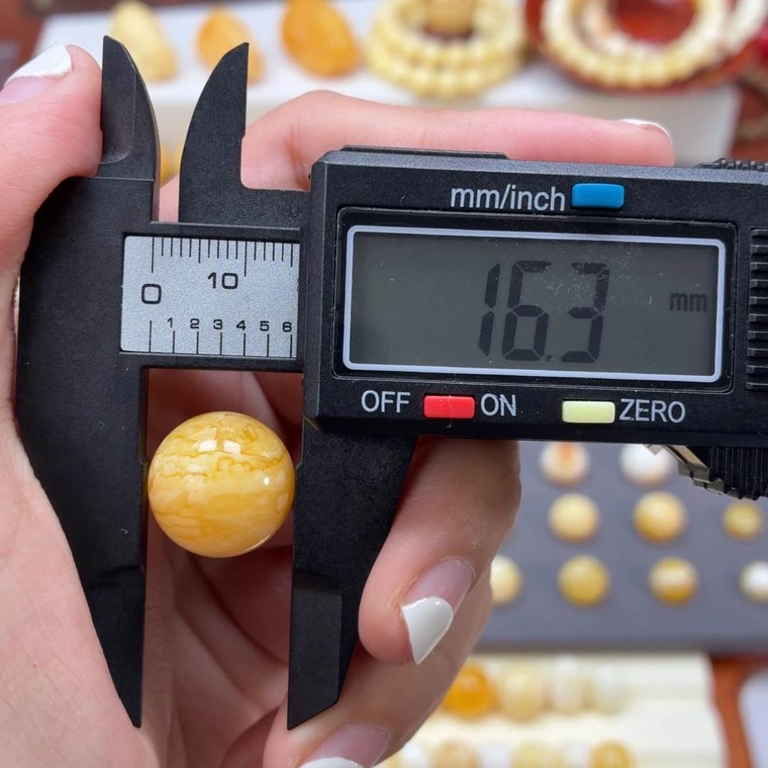 郭***琥珀未镶嵌裸石16.3mm