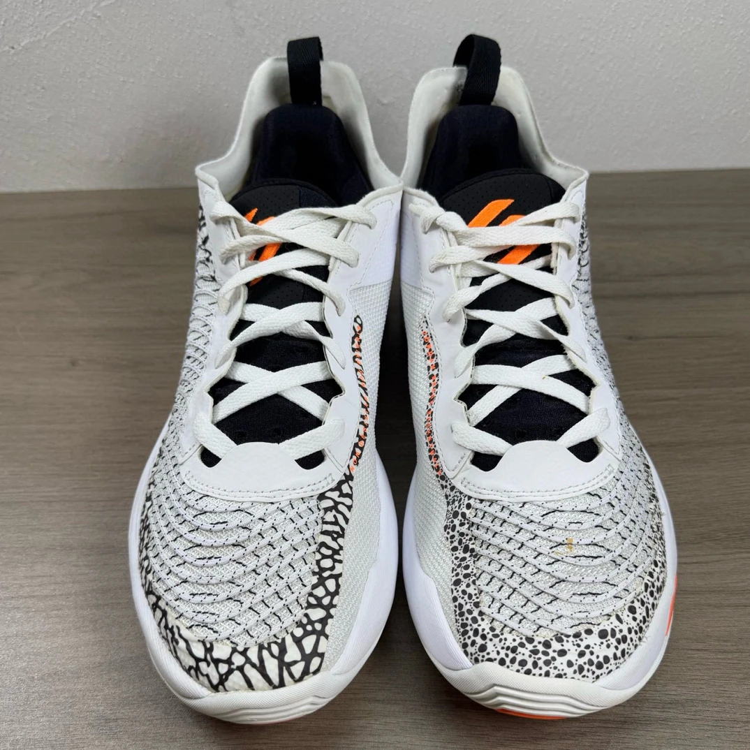 42.5码/卢卡1白橙实战低帮篮球鞋