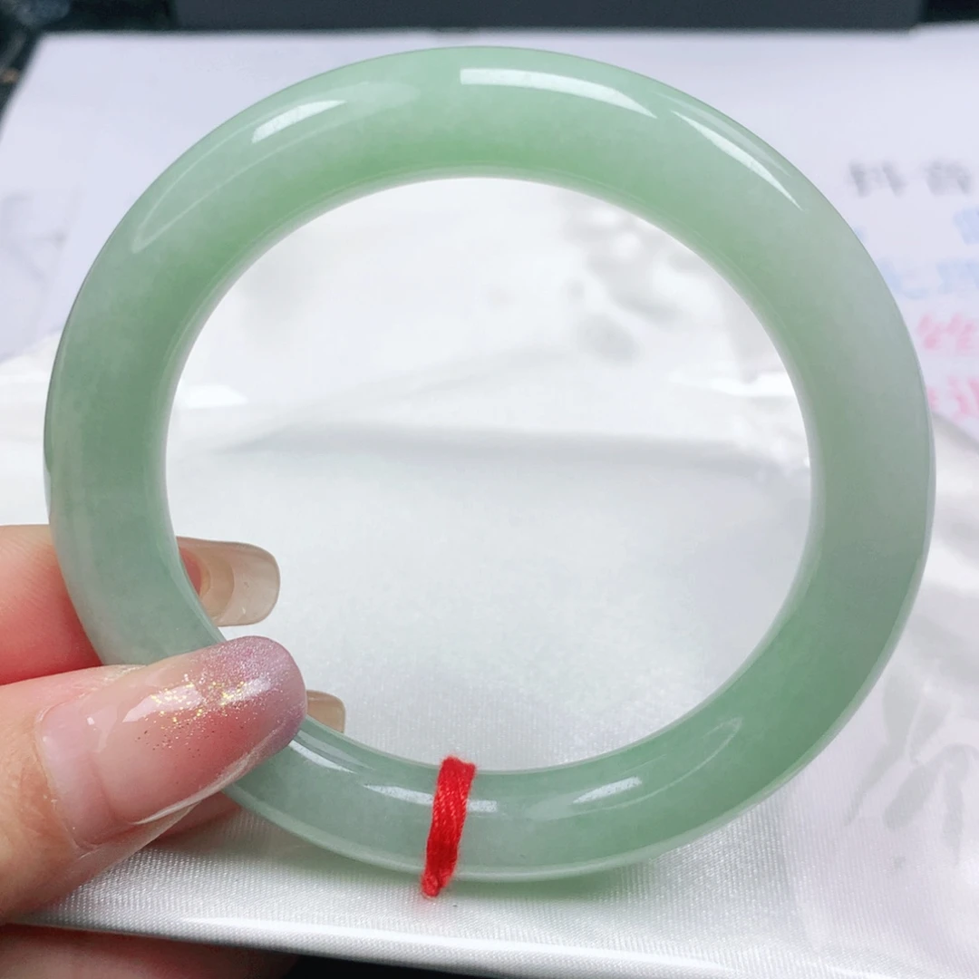 翡翠未镶嵌手镯（圆镯）