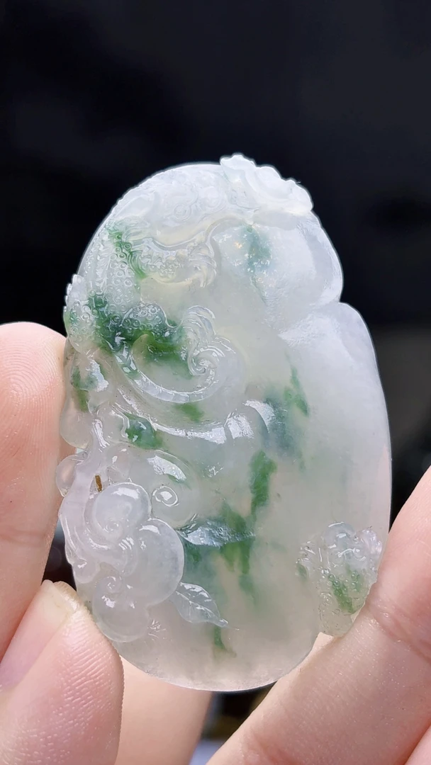 天然缅甸翡翠冰飘绿花如意毛货买断需抛光尺寸55-34-6.6