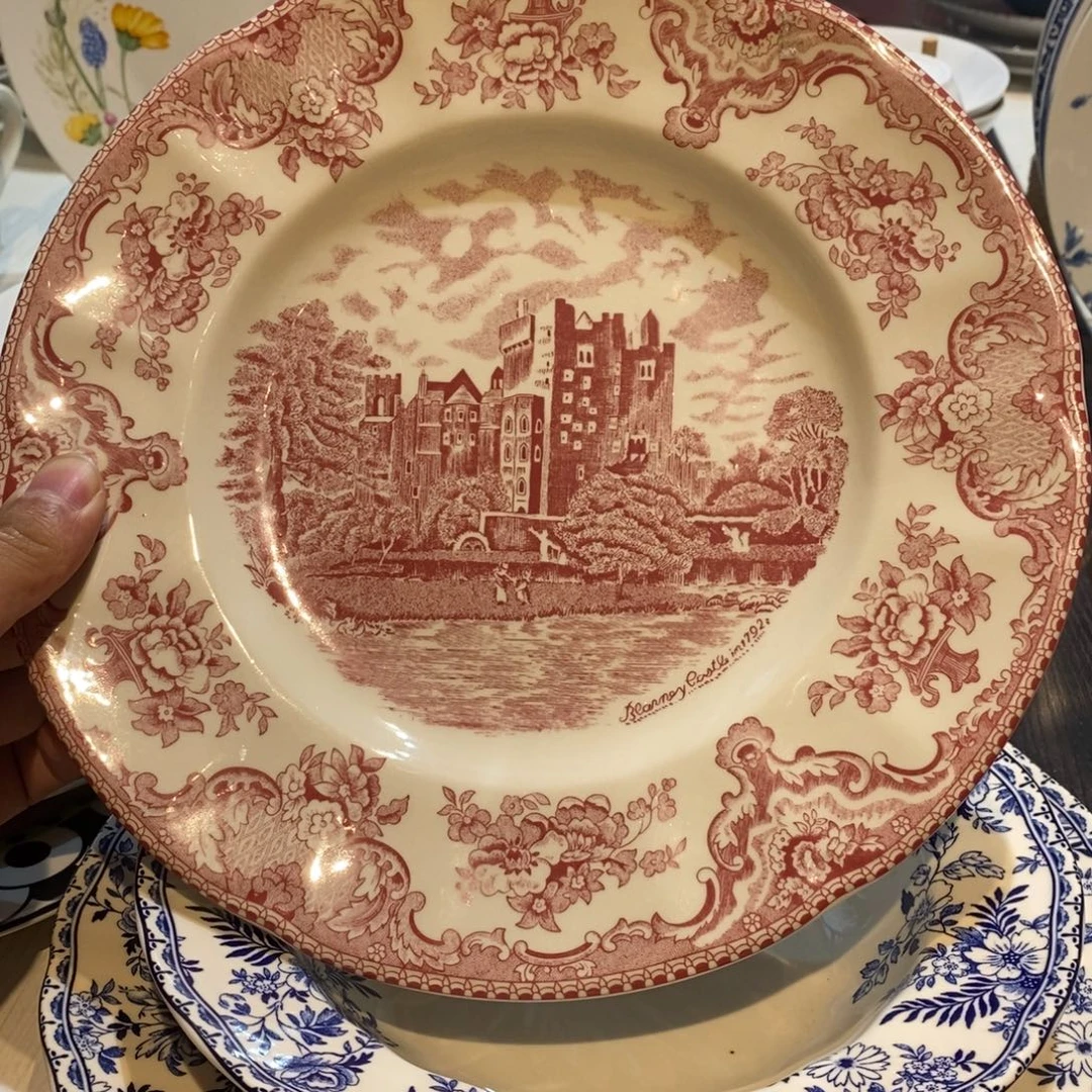 瓷微瑕红堡十寸大盘