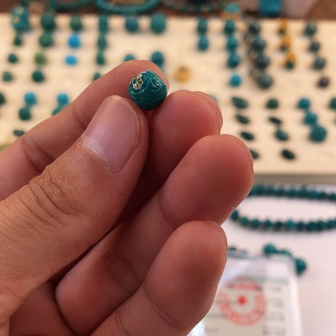 绿松石未镶嵌颈饰