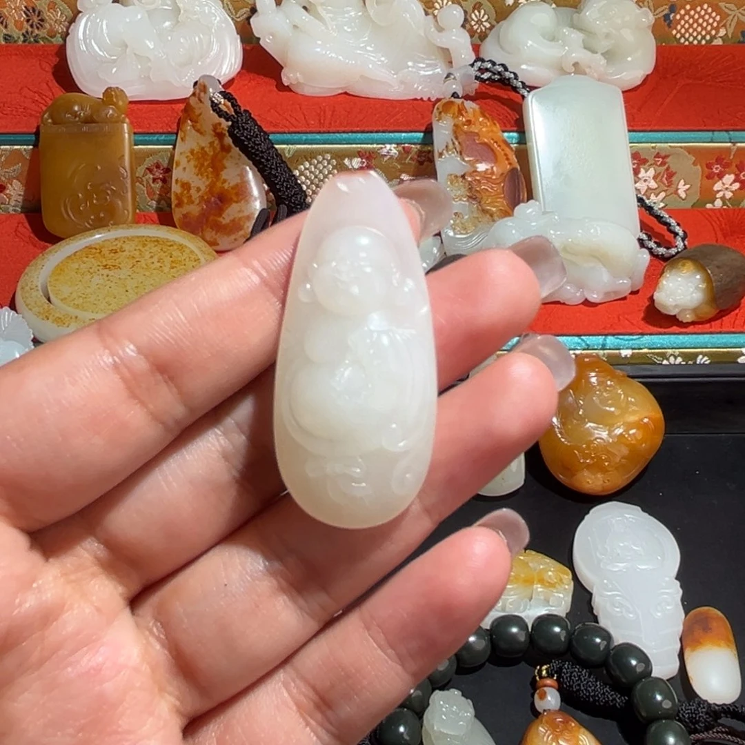 颈饰未镶嵌和田玉