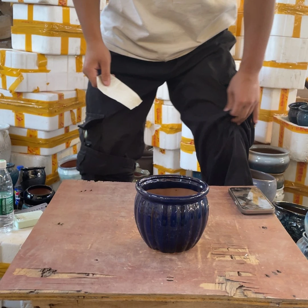 依***?宜兴紫砂粗陶花盆