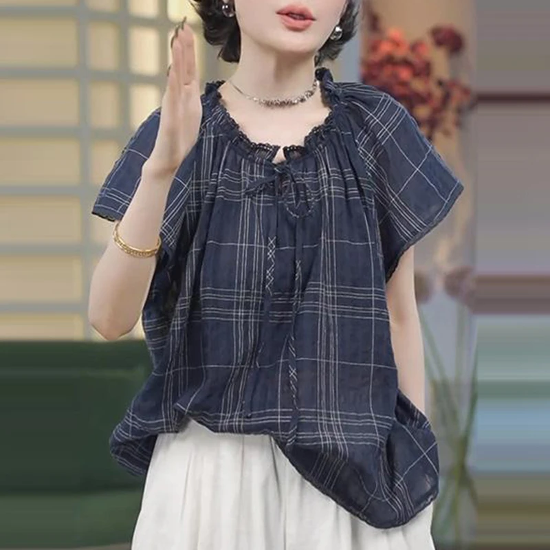 设计感木耳边褶皱圆领衬衫女夏季新款时尚格子衬衣别致系带上衣潮