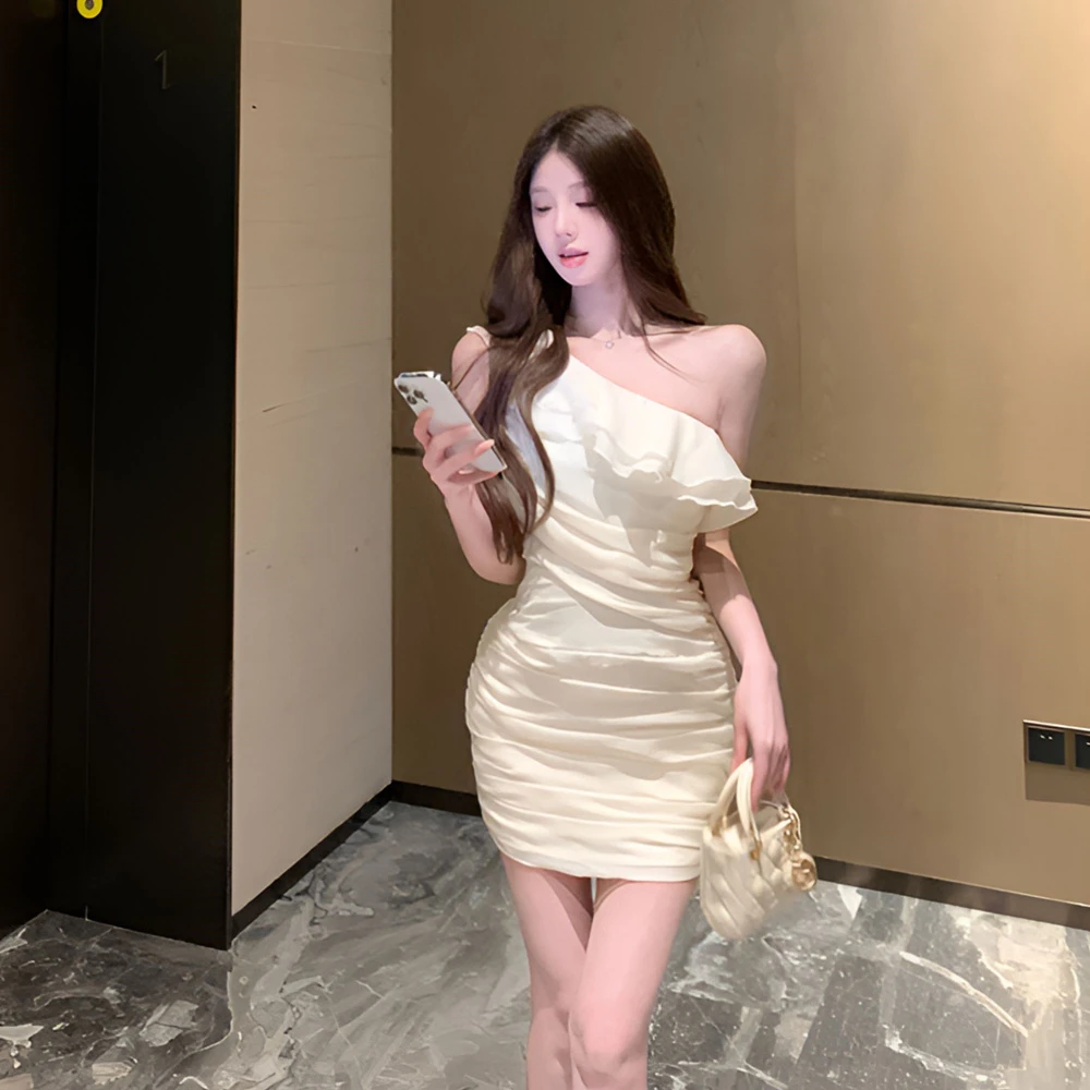 夏季新款法式复古白月光温柔显瘦斜肩皱褶连衣裙辣妹性感包臀裙女