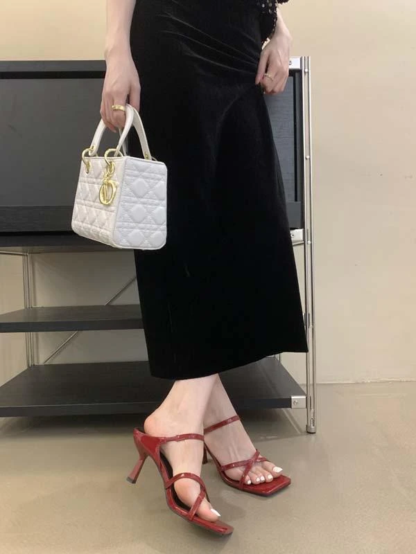 法式气质细跟一字凉拖鞋2025夏季新款时尚网红黑色方头高跟凉鞋女