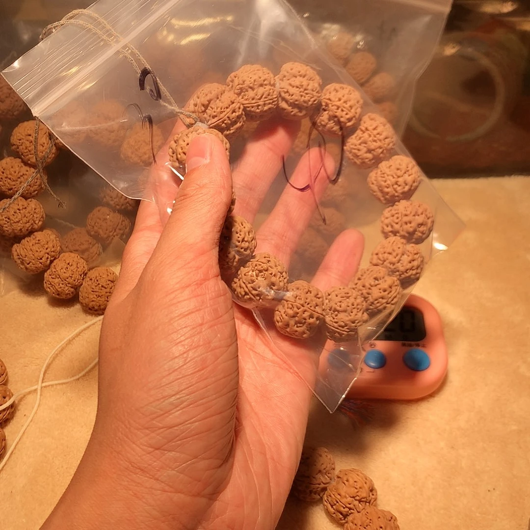 金刚菩提手串沉*30。