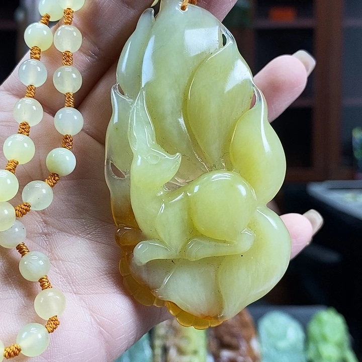 蛇纹石玉吊坠未镶嵌