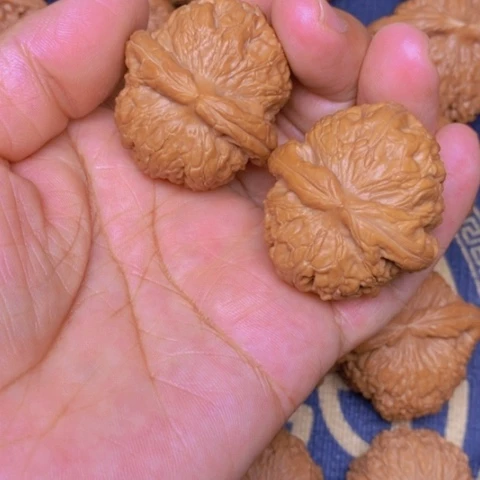 【闪购商品】文玩核桃吊坠利元宝40