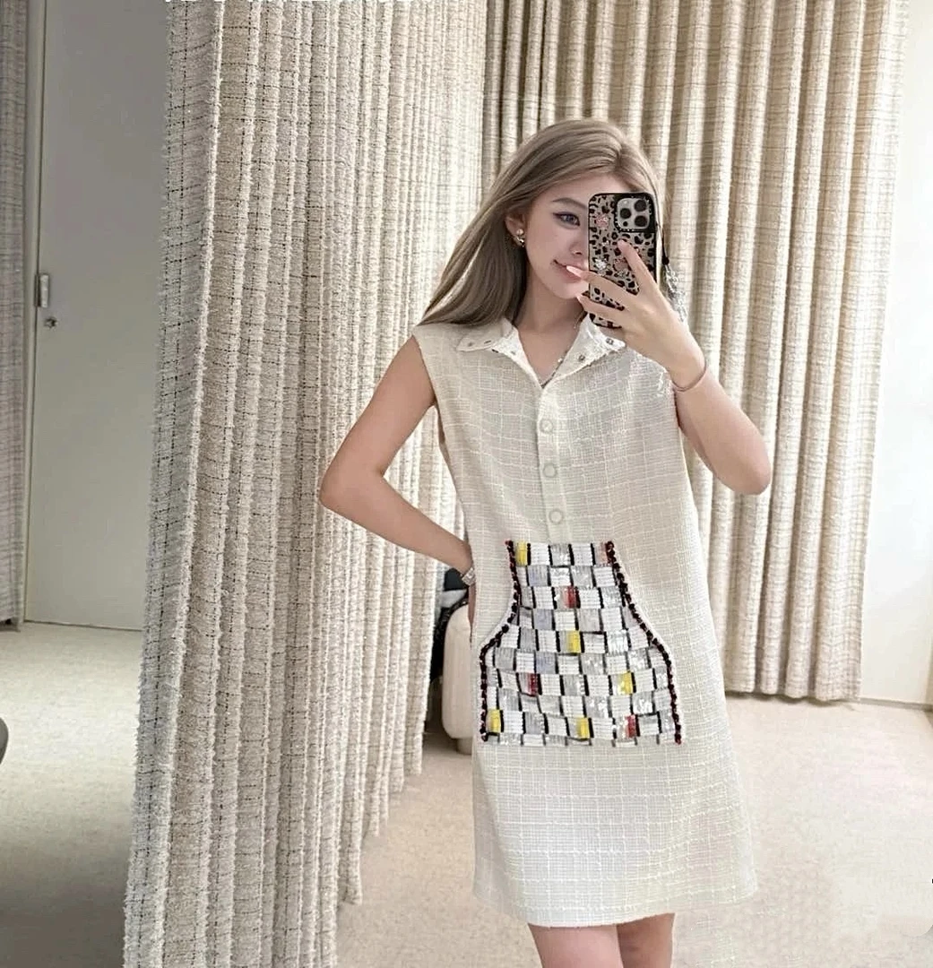 【南油高定】25春季粗花呢连帽撞色口袋无袖直筒连衣裙 YZ24K01005