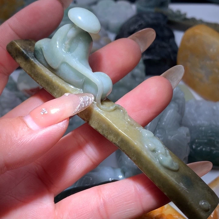 翡翠未镶嵌颈饰保真天然A货翡翠