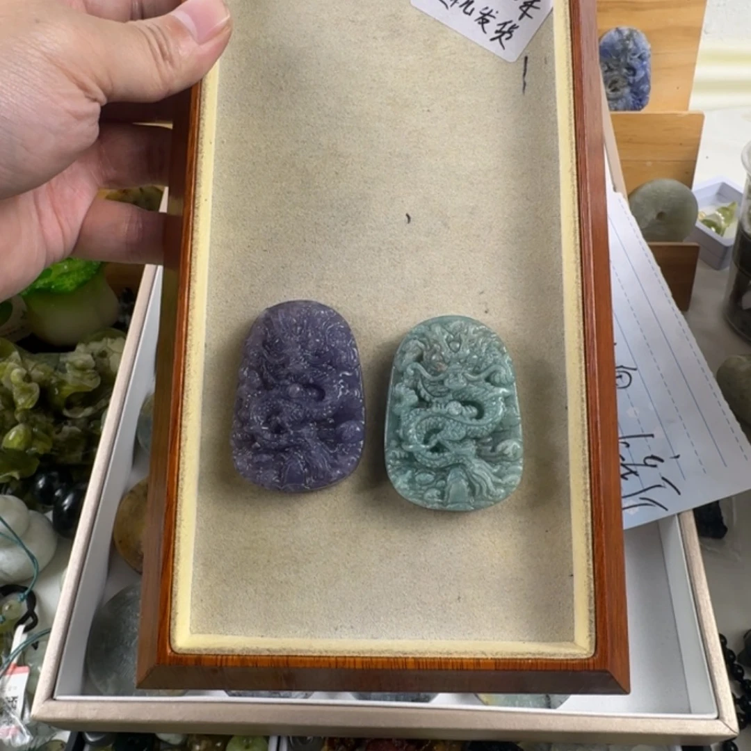 蛇纹石玉合金颈饰默认微瑕