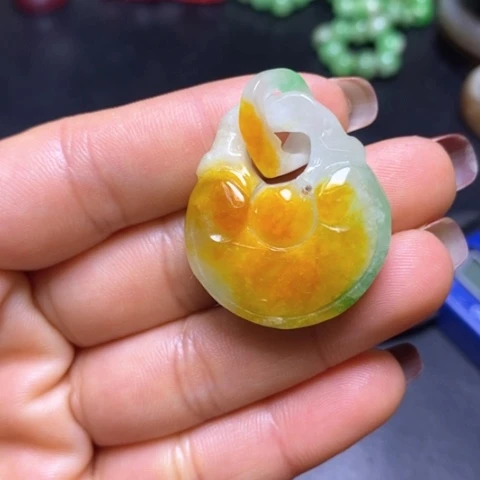 和田玉（糖玉）挂件未镶嵌