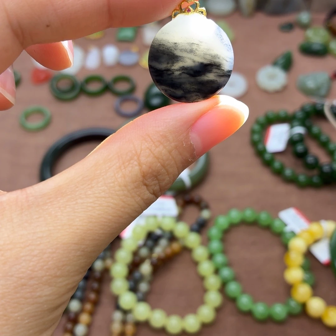 和田玉18K金镶嵌颈饰