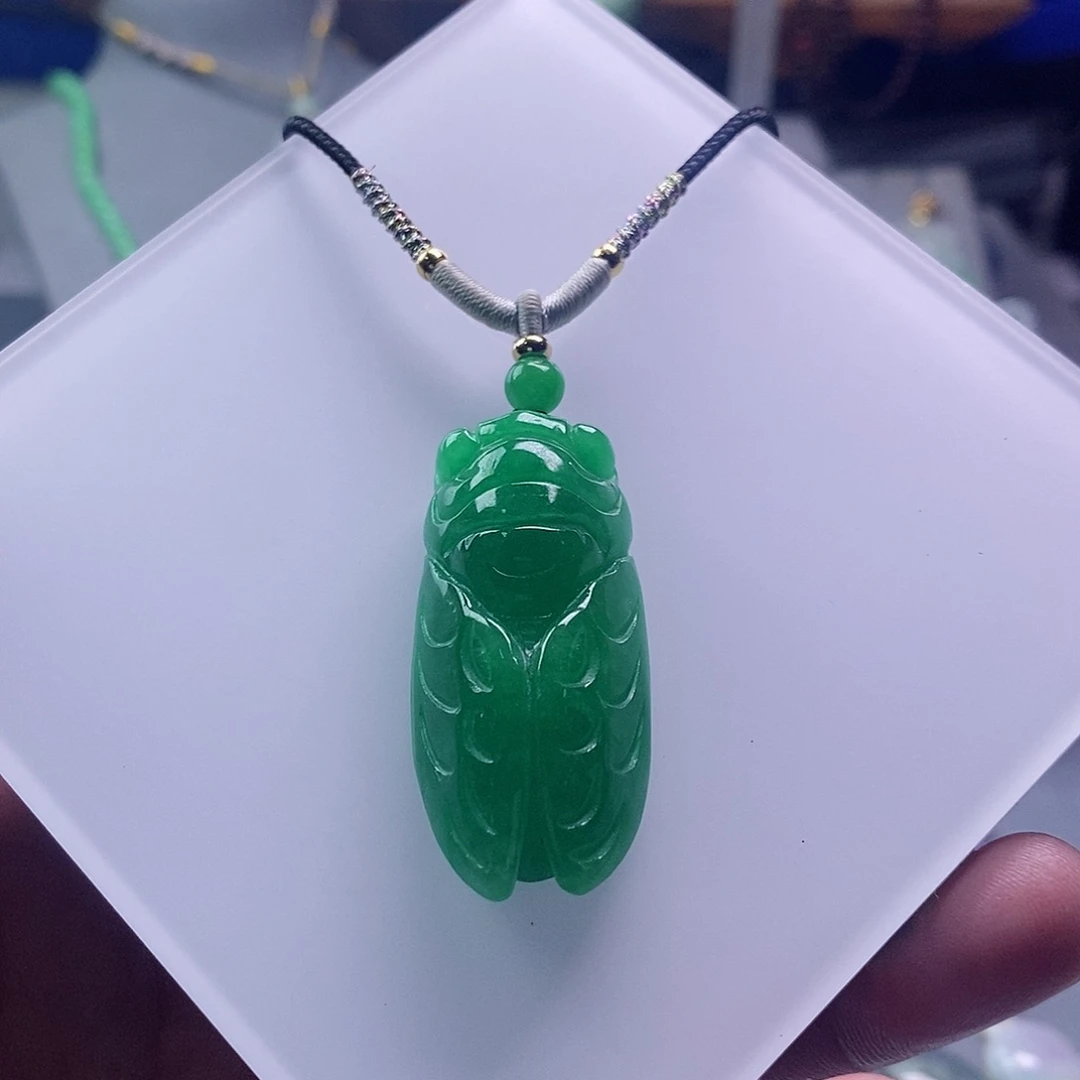 翡翠未镶嵌吊坠(赠链)