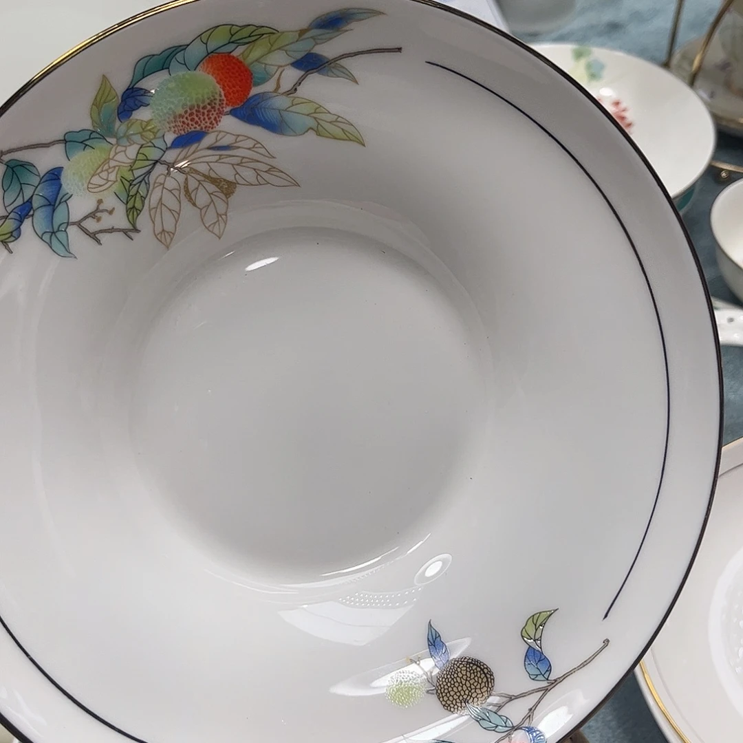 瓷片荔枝草帽盘二个哇塞