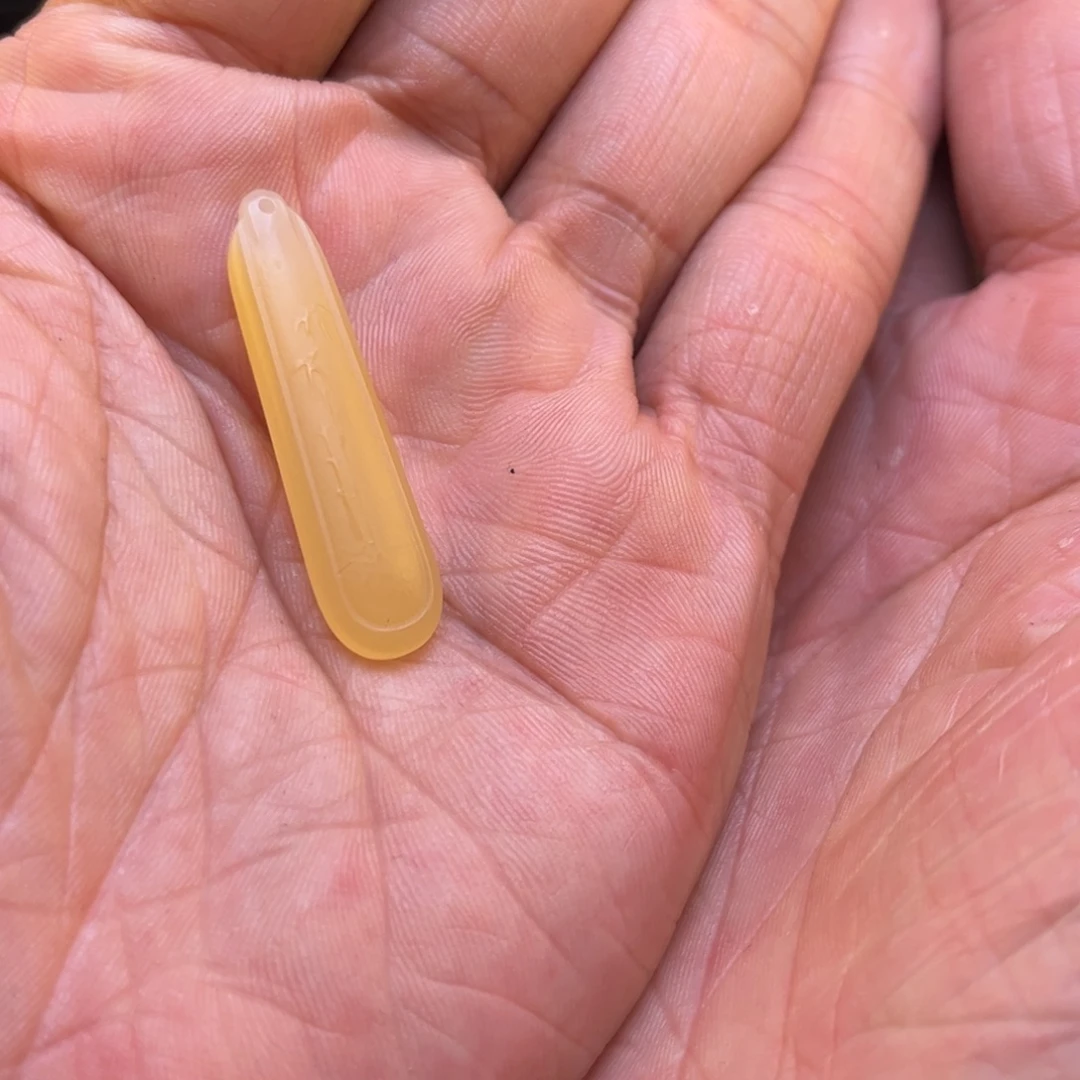 石***友石英质玉未镶嵌黄蜡石挂件