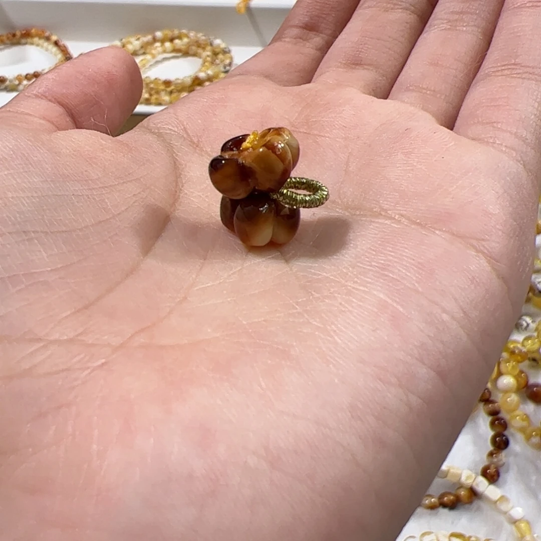 琥珀未镶嵌珠宝奇石浓蜡沁色桂花滴溜