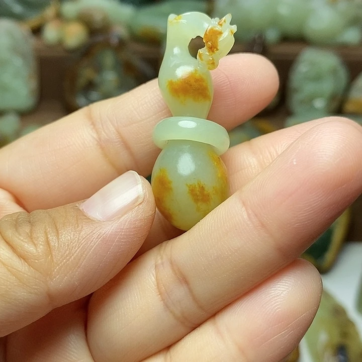 岫岩河磨玉（透闪石质玉）未镶嵌颈饰