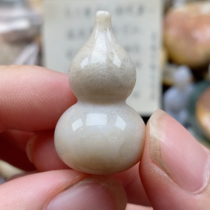 硅化珊瑚（珊瑚玉）未镶嵌颈饰
