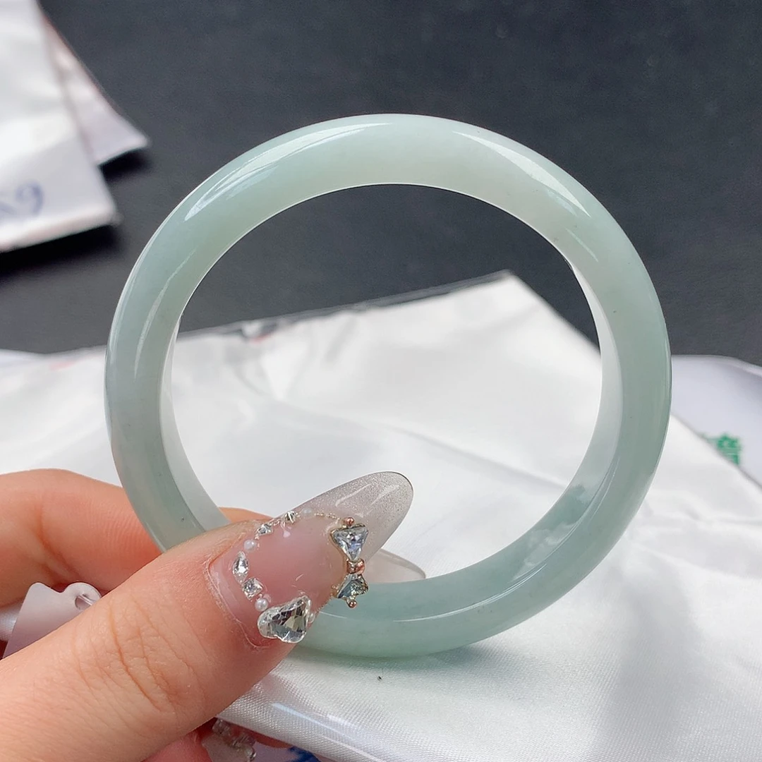 翡翠手镯未镶嵌0089正57