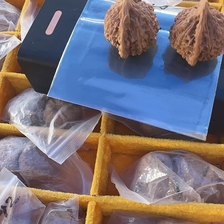 7***_文玩核桃吊坠啦啦啦啦