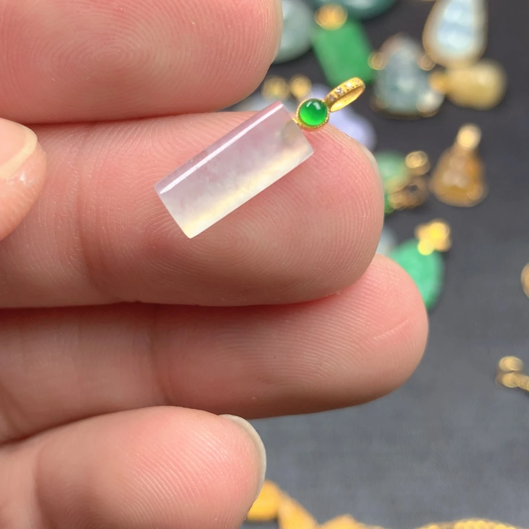 【闪购商品】颈饰18K金镶嵌翡翠翡翠