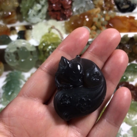 未镶嵌蛇纹石玉颈饰