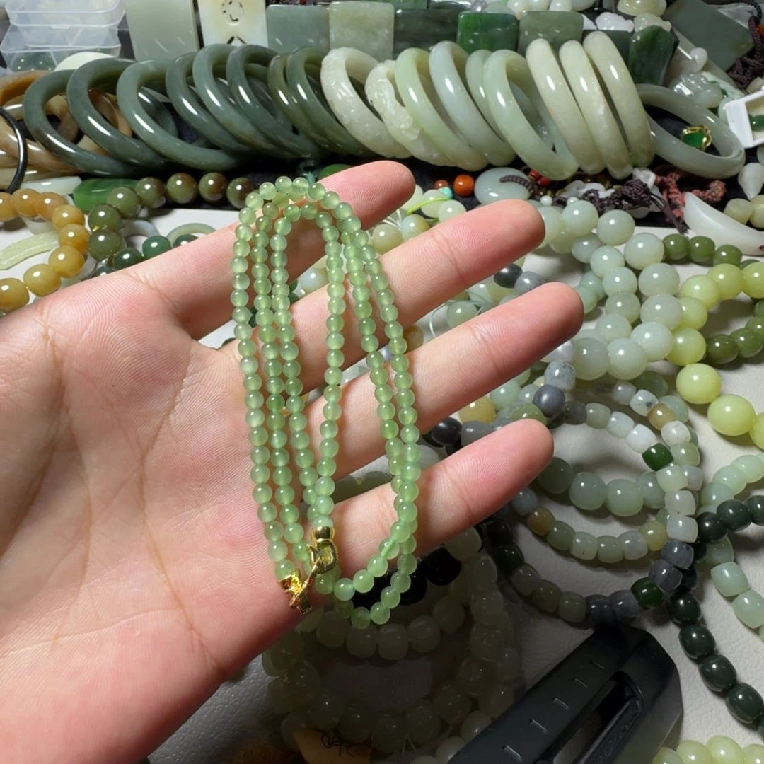 和田玉未镶嵌手串