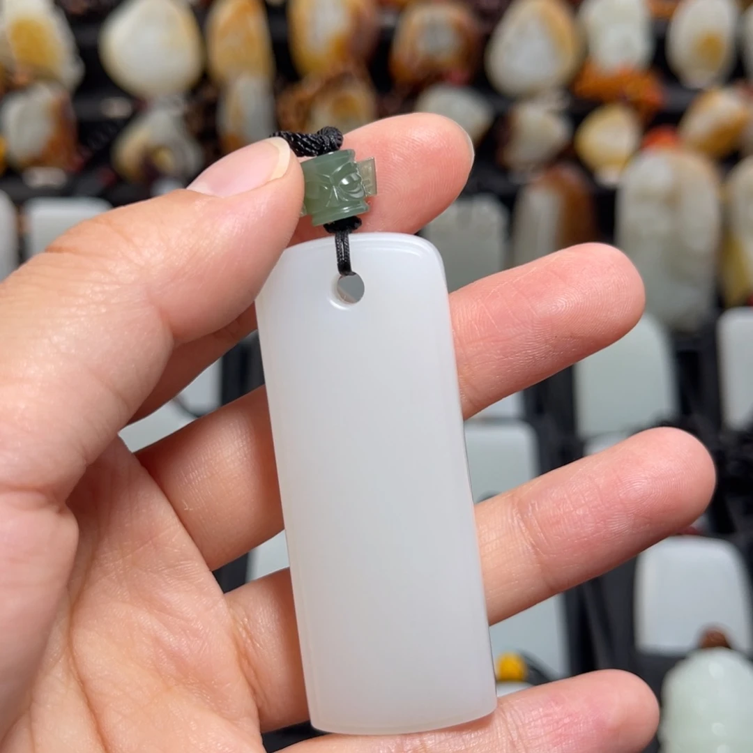 和田玉未镶嵌颈饰2*6无事牌