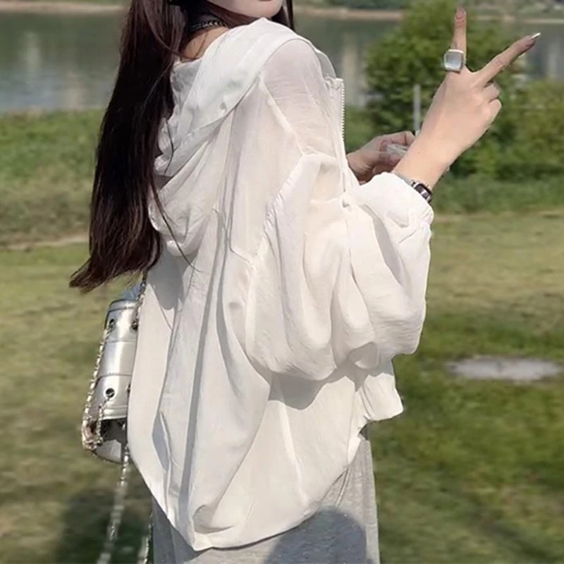 2025年春秋季新款宽松外套休闲百搭连帽纯色户外设计感小众显瘦女