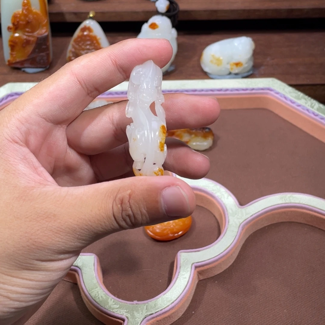 和田玉（糖玉）未镶嵌颈饰