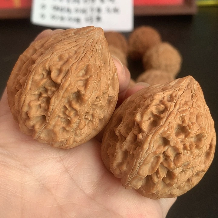 文玩核桃吊坠大姑石