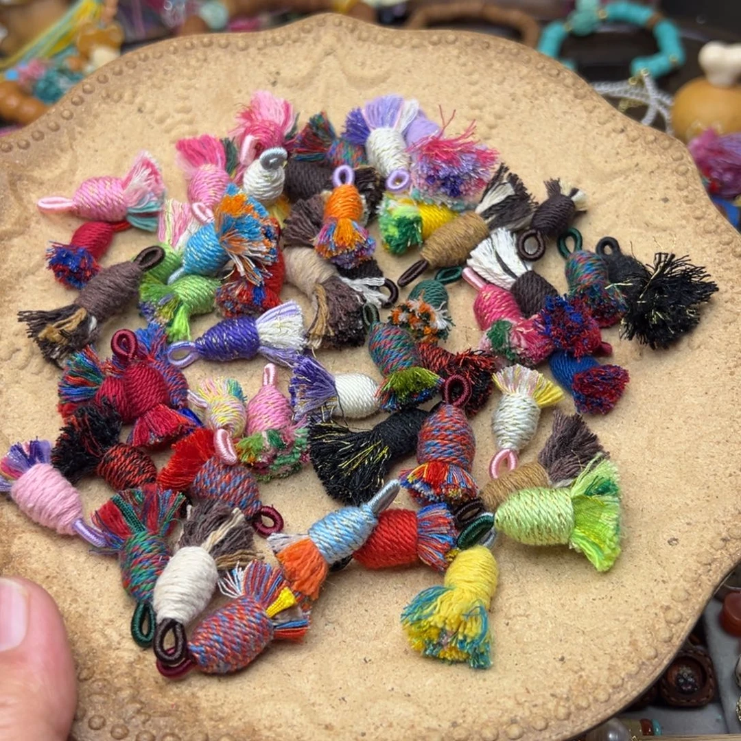 非金属小流苏发三颗